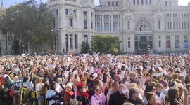 Madrid residents join medics, unions and opposition parties in huge protest against public health restructuring