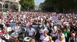 Huge protest rallies for public health and against reform plans of Madrid's regional government
