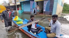Residents are evacuated on dinghies as monsoon inundates 4,000 houses in Chennai, India