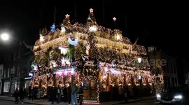 Churchill Arms In Notting Hill goes all-out with spectacular light display