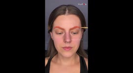 Artist looks like a CARTOON CHARACTER brought to life with her lively pop-art makeup look