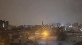 Lightning strikes as thundersnow hits New York