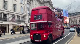 Hamleys Christmas double-decker bus roams streets of London