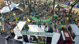 Right-wing protesters in Vila Velha demand military intervention to prevent 'communism' in Brazil