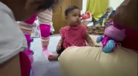 4 year old first time uses a roller skates  *LOW QUALITY* July 30 2022