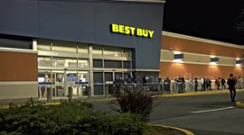 People are waiting for opening at Best Buy on Black Friday for sales prices  after Thanksgiving Day