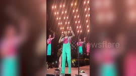 Harry Styles forced to pause Bogota concert and ask crowd to move back after eight fans faint