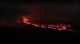 Mauna Loa lava flow volcano Big Island hawaii