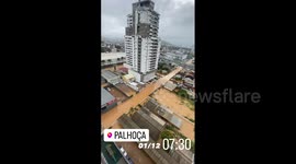 At least 2 dead as flooding slams parts of Santa Catarina, Brazil