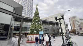 Seattle Gets Ready For Christmas by Decorating its Streets with Lights