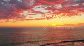 Venice Beach. Amanecer en la playa océano pacífico. La playa desde dron.