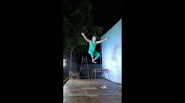 Vietnamese man shows off his amazing balancing skills on a rope