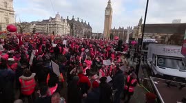115,000 postal staff in UK start first of six days of strikes today