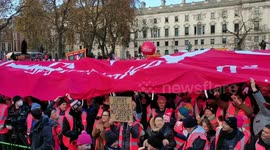 'We want Thompson out' shout postal workers during London strike