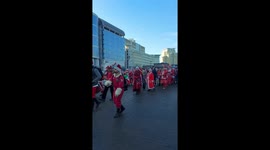 Santa Claus is coming to town: Santa con 2022 hits London in force!