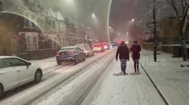 First heavy snow in London as city hit by cold snap