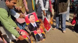 Muslims burn pictures of Xi Xinping in India after border clashes