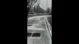 It begins to snow in Turin, with temperatures reaching close to zero. The accumulations of snow begin to create problems for the population.
