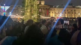 Argentina fans celebrate world cup victory in Trafalgar Square