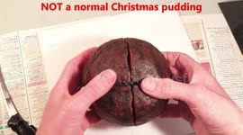 Man makes edible Christmas Pudding Rubik's Cube Puzzle