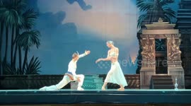 In Odesa, amidst air raids, drone and missile attacks and constant blackout, the Opera theater keeps performing to the standing ovation: La Bayadère