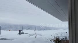 Japan: Record-Breaking Snow Hits Tohoku And Hokuriku Causing Standstill Traffic 3