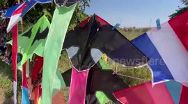 Kite sellers cashing in as chilly winds hit northern Thailand