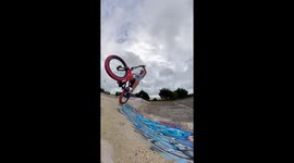 40 year old BMX Bike Rider does cool tricks