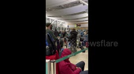 Canada: Arctic Blast Causes Travel Chaos, Passengers Stranded For Hours At Vancouver’s Airport 2