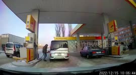 Motorist sets fire to his own vehicle with lighter at gas station in Russia