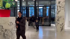 People rush to Selfridges in London for Boxing Day sales