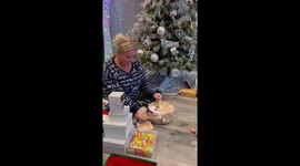 Scottish woman fulfills sister's 9-year-long dream of going to NYC *EMOTIONAL!*