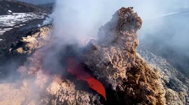 Marvellous Hornito erupts on Italy's Etna volcano with incredible colors