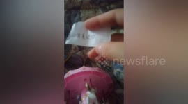 Girl find confession note from gift given to her from one year ago