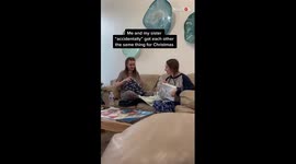 Sisters accidentally get each other the same Christmas present *GOLD REACTIONS!*