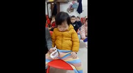 Toddler falls asleep as teacher plays cartoon to class in Vietnam