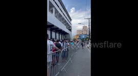 Brazil: Thousands Of Fans Line Up To Say Good Bye To Pelé At Vila Belmiro Stadium