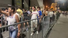 Long queue to enter the wake of King Pelé in São Paulo, Brazil