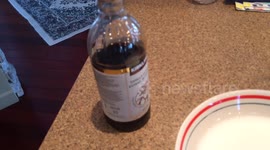 What happens when you put vanilla in milk