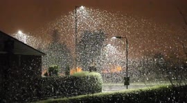 Heavy snow with unusually large snowflakes in Northern Ireland