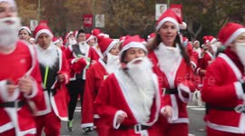 Thousands of Santas race through Madrid