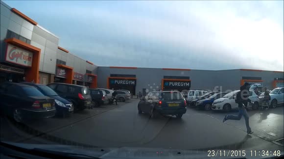 Shoplifter from a B&M store in Leeds (UK)