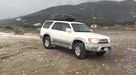 Sea foam 'snow storm' blows through Oregon