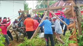 Firefighters haul cow out 10-metre-deep well in Indonesia
