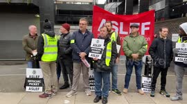 Train strikes: Rail union boss Mick Whelan speaks to media outside Euston
