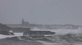 US: Bomb Cyclone, Atmospheric River Send Battering Waves Along California Coast 2
