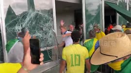 Newsflare Edit - Brazil: Bolsonaro’s Supporters Storm Congress And Other Symbolic Buildings