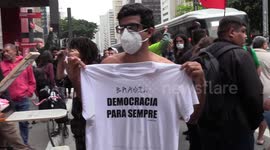 Pro-democracy demonstrators flock to Avenida Paulista, SP, after Brasilia attack in Brazil