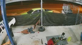 Worker pretends nothing happened when he fell off hammock