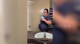 US woman gives birth to brother's babyafter agreeing to be his surrogate